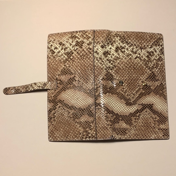 ANTONIO MELANI Brown Textured Leather Travel Wallet - Picture 9 of 12